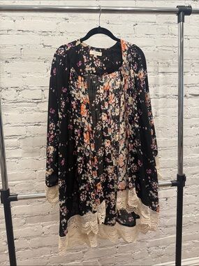Umgee Black Floral Tunic with Cream Crochet Trim